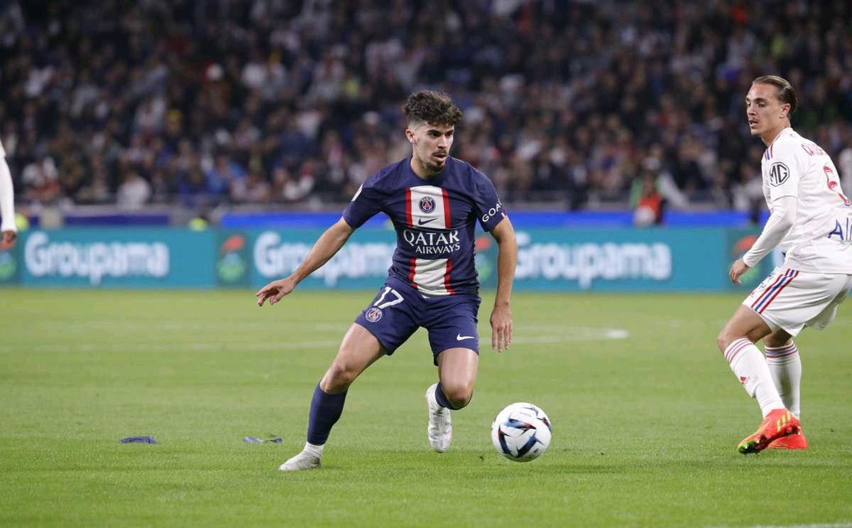 在这则视频 在这则视频